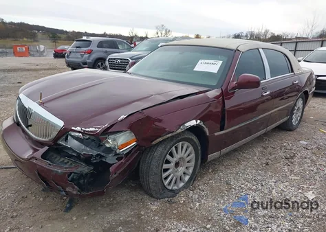 2004 Lincoln Town Car Signature from USA, damaged, VIN 1LNHM81W14Y674637